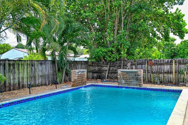 76 NE 170th Street, North Miami Beach, FL 33162