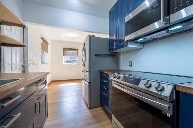 76 NE 170th Street, North Miami Beach, FL 33162