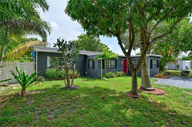 76 NE 170th Street, North Miami Beach, FL 33162
