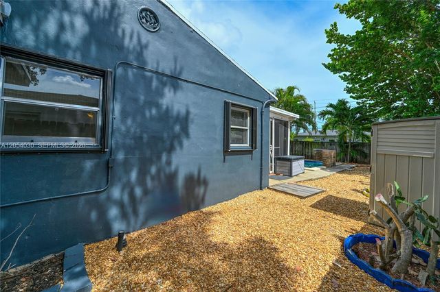 76 NE 170th Street, North Miami Beach, FL 33162