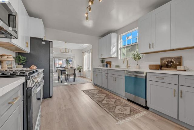 2468 82nd Ave, Oakland, CA 94605