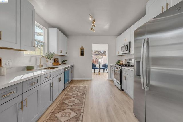 2468 82nd Ave, Oakland, CA 94605