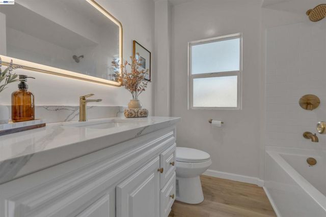 2468 82nd Ave, Oakland, CA 94605