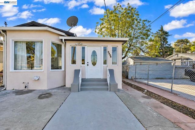 2468 82nd Ave, Oakland, CA 94605