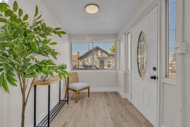 2468 82nd Ave, Oakland, CA 94605
