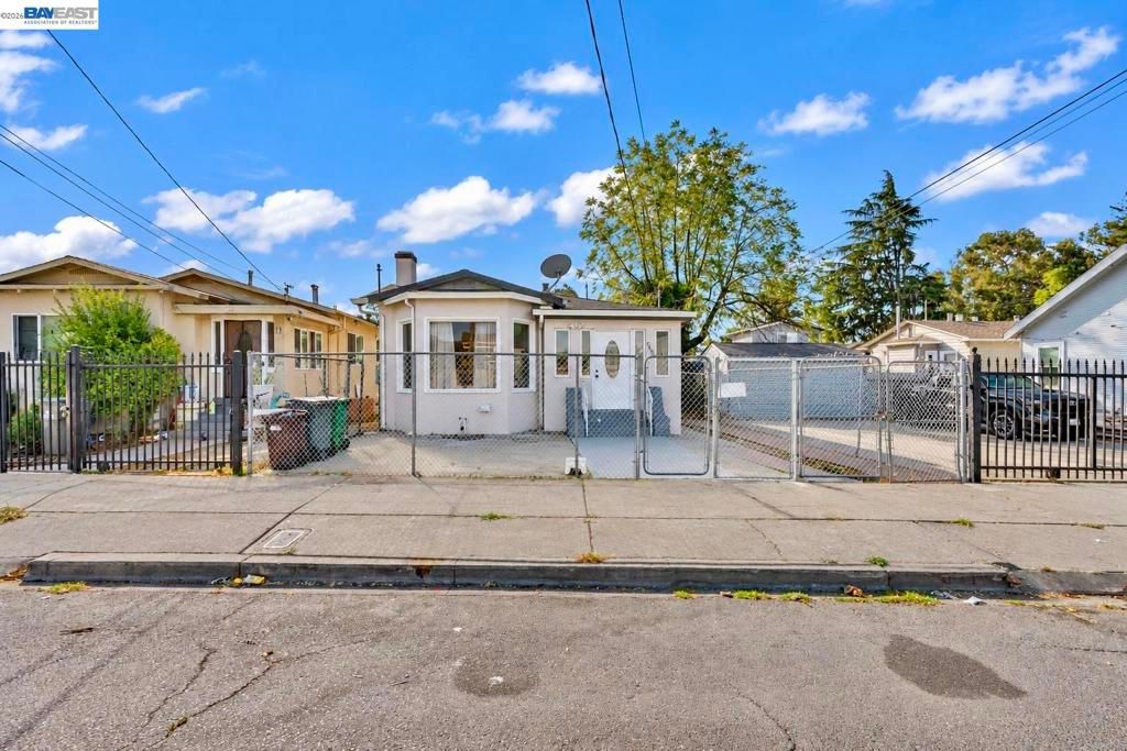 2468 82nd Ave, Oakland, CA 94605