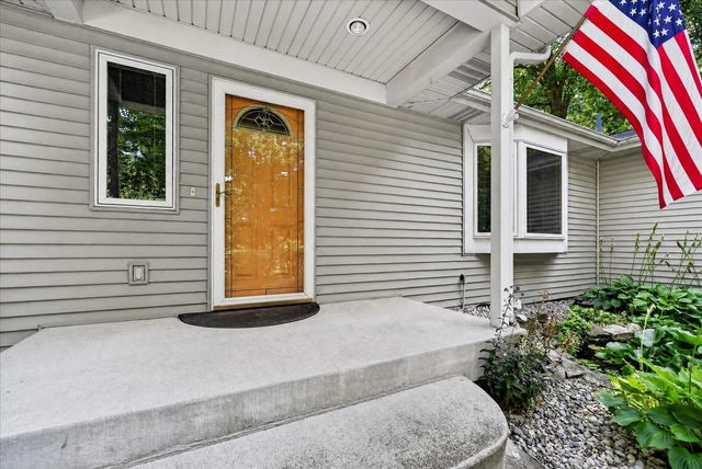 17334 10 Mile Road, Battle Creek, MI 49014