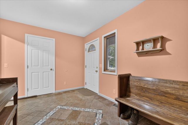17334 10 Mile Road, Battle Creek, MI 49014