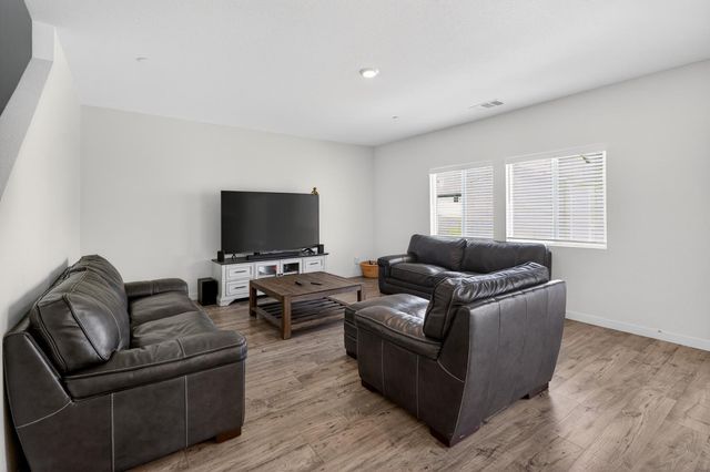 8883 Sebago Way, Elk Grove, CA 95758