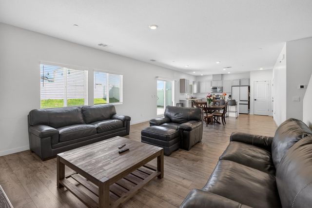 8883 Sebago Way, Elk Grove, CA 95758