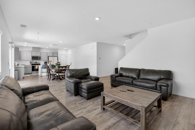 8883 Sebago Way, Elk Grove, CA 95758