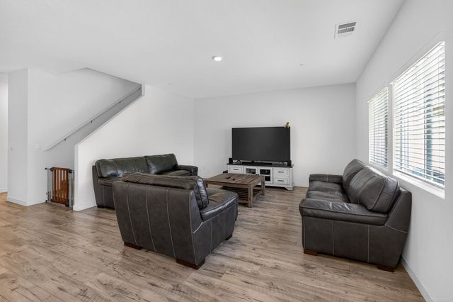 8883 Sebago Way, Elk Grove, CA 95758