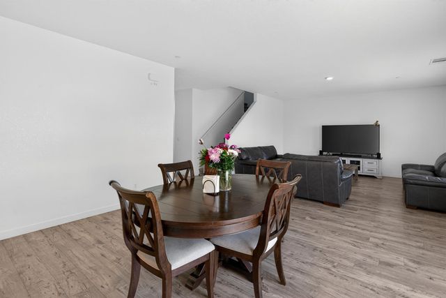 8883 Sebago Way, Elk Grove, CA 95758