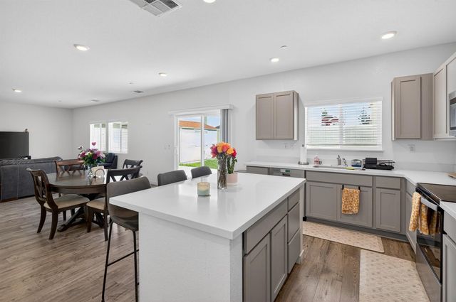 8883 Sebago Way, Elk Grove, CA 95758