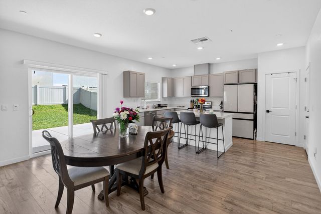 8883 Sebago Way, Elk Grove, CA 95758