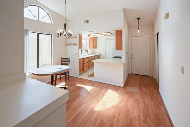 7004 Springmont Dr, Elk Grove, CA 95758