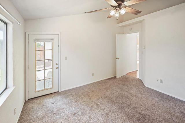 7004 Springmont Dr, Elk Grove, CA 95758