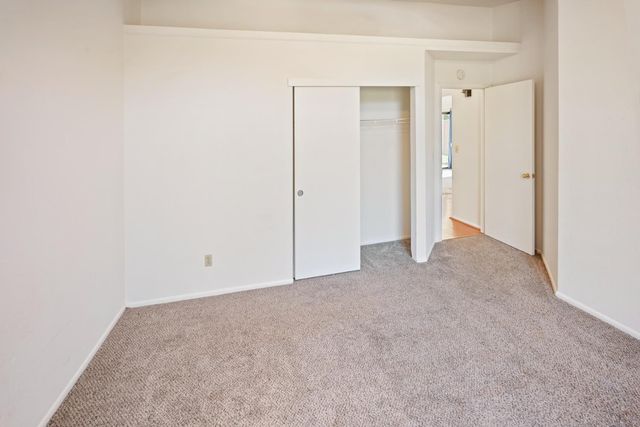 7004 Springmont Dr, Elk Grove, CA 95758