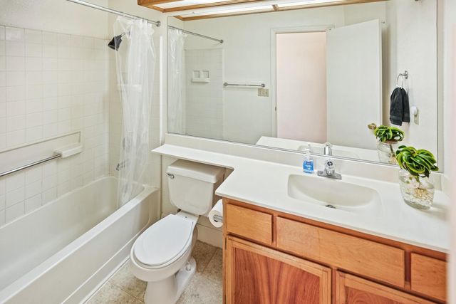 7004 Springmont Dr, Elk Grove, CA 95758