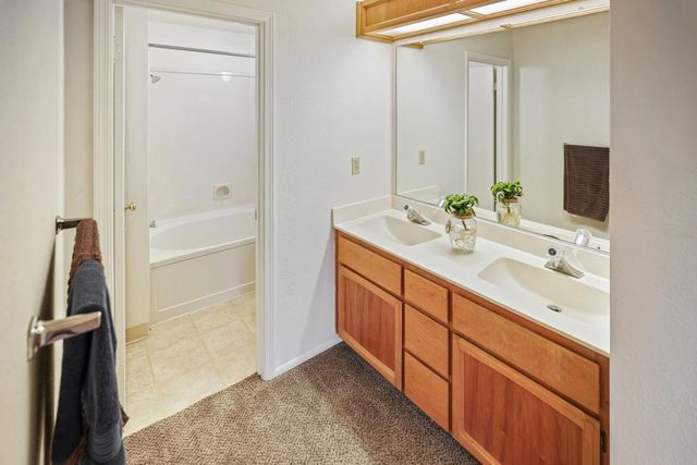 7004 Springmont Dr, Elk Grove, CA 95758