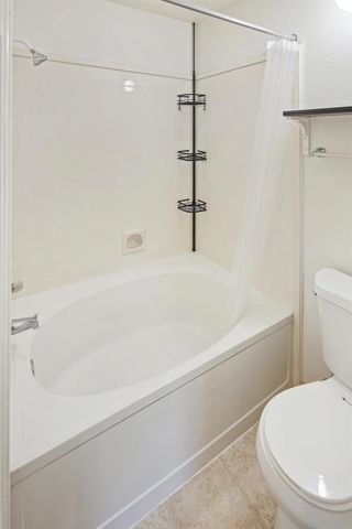 7004 Springmont Dr, Elk Grove, CA 95758