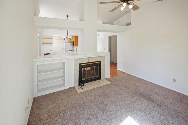7004 Springmont Dr, Elk Grove, CA 95758