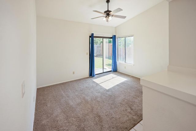7004 Springmont Dr, Elk Grove, CA 95758