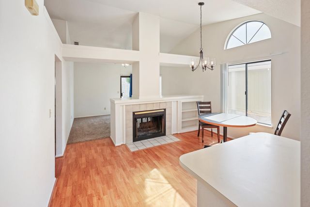 7004 Springmont Dr, Elk Grove, CA 95758