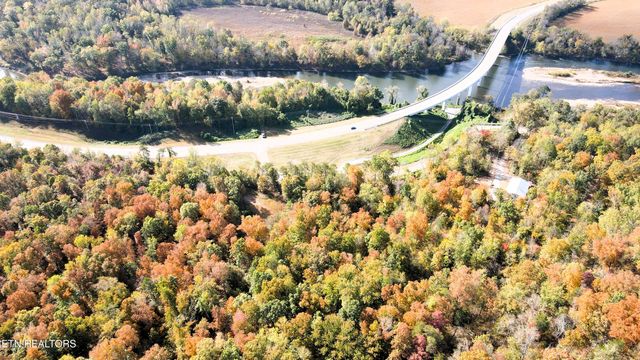 1206 Bluff Rd, Newport, TN 37821