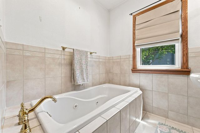 114 Hanna Boulevard, Waterloo, IA 50701