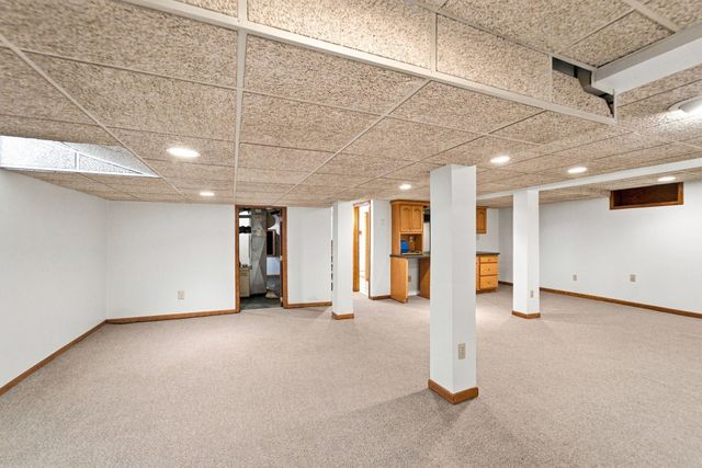 114 Hanna Boulevard, Waterloo, IA 50701