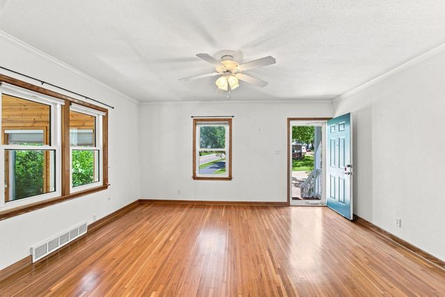 114 Hanna Boulevard, Waterloo, IA 50701