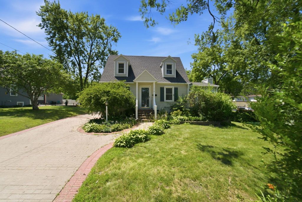 114 Hanna Boulevard, Waterloo, IA 50701