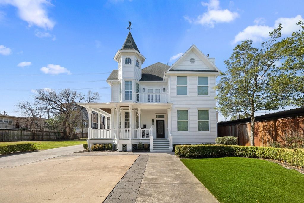 811 Heights Blvd, Houston, TX 77007