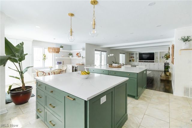 7073 Gates Mills Boulevard, Gates Mills, OH 44040