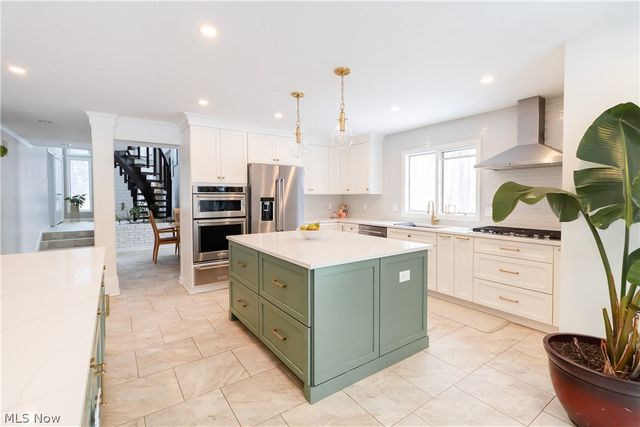 7073 Gates Mills Boulevard, Gates Mills, OH 44040