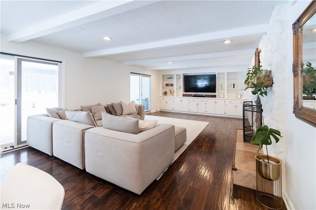 7073 Gates Mills Boulevard, Gates Mills, OH 44040