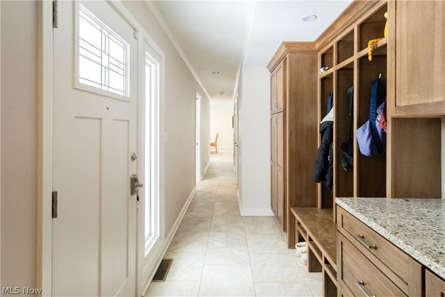 7073 Gates Mills Boulevard, Gates Mills, OH 44040