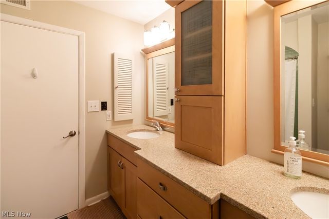 7073 Gates Mills Boulevard, Gates Mills, OH 44040