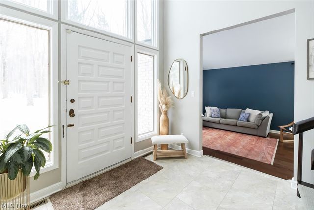 7073 Gates Mills Boulevard, Gates Mills, OH 44040