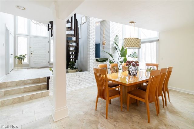 7073 Gates Mills Boulevard, Gates Mills, OH 44040