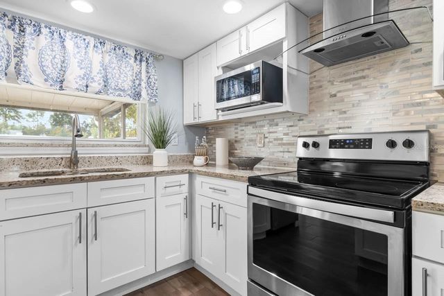 512 RED MANGROVE LANE, Apollo Beach, FL 33572