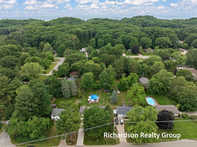 15089 178th Avenue, Grand Haven, MI 49417