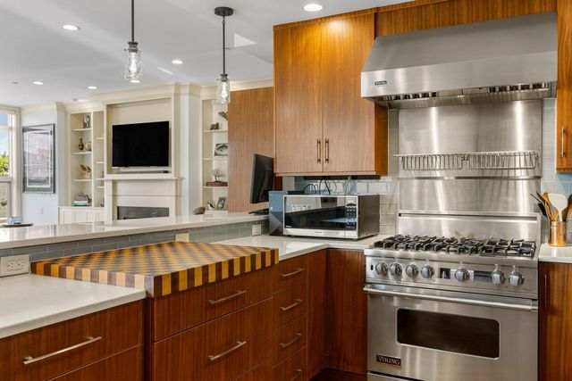 51 Islington St Unit 201, Portsmouth, NH 03801