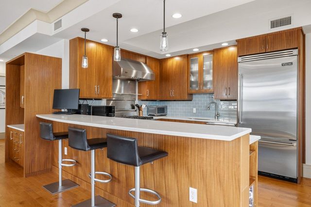 51 Islington St Unit 201, Portsmouth, NH 03801