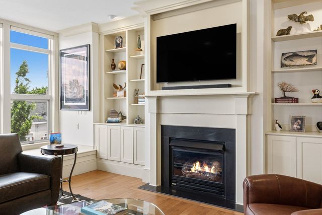 51 Islington St Unit 201, Portsmouth, NH 03801