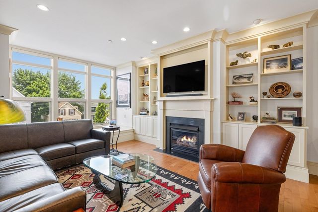 51 Islington St Unit 201, Portsmouth, NH 03801