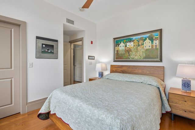 51 Islington St Unit 201, Portsmouth, NH 03801