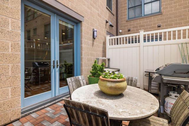 51 Islington St Unit 201, Portsmouth, NH 03801