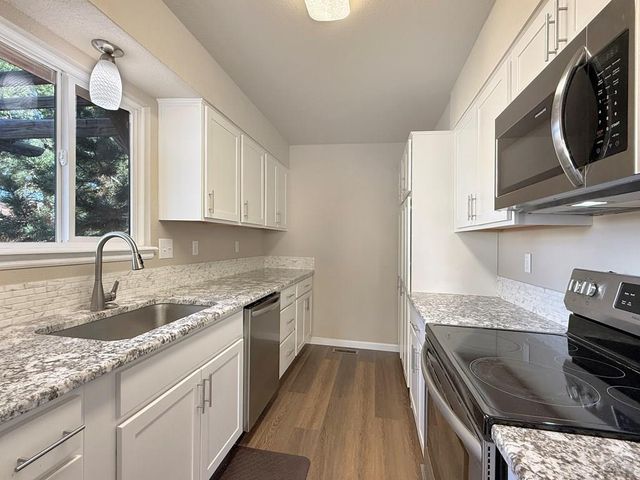 1510 Kingsroyal Blvd, Pueblo, CO 81005